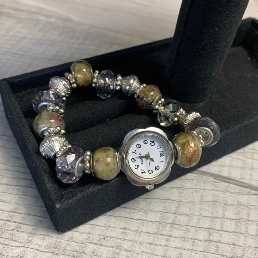 Vintage Style Beaded Stretch Watch Silver Tone Flower Case Quartz 6 Inch 3442